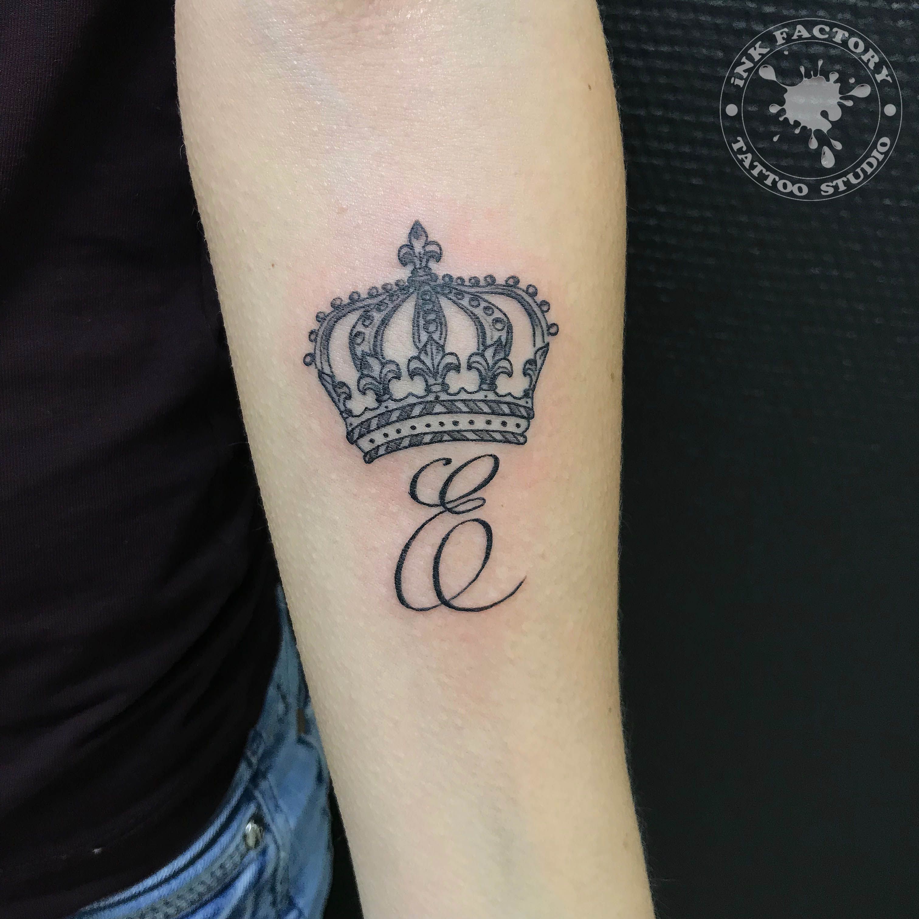 Тату Корона с буквой Е #1148 в Москве для мужчик и женщин | Эскизы Tattoo  Корона с буквой Е