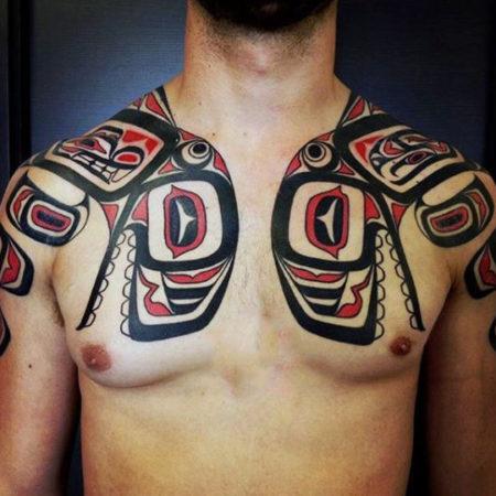Мужское татуировки в стиле хайда на груди